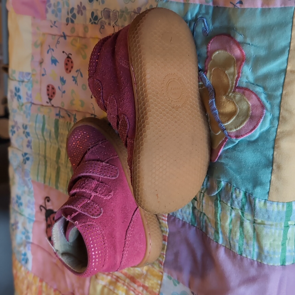 Livie Luca Pink Suede Kids Shoes with Velcro Straps. Size 7 GUC - Picture 3 of 4